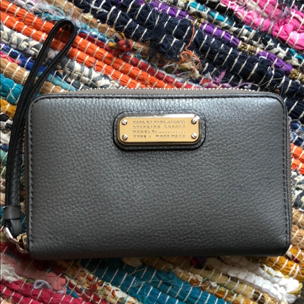 Marc By Marc Jacobs grey leather wristlet